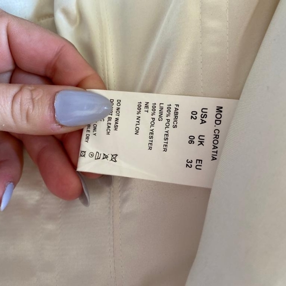 Beautiful ivory wedding dress ballgown in EUC! - Picture 6 of 10